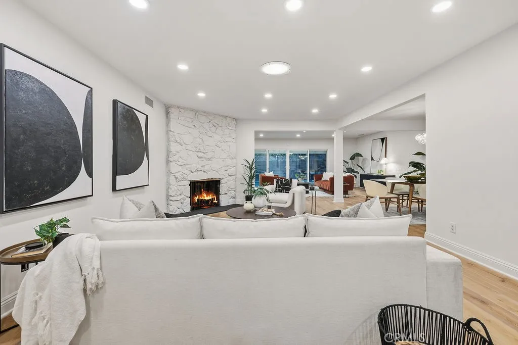 5725 Rhodes Avenue, Valley Village, California 91607 home-pic-10